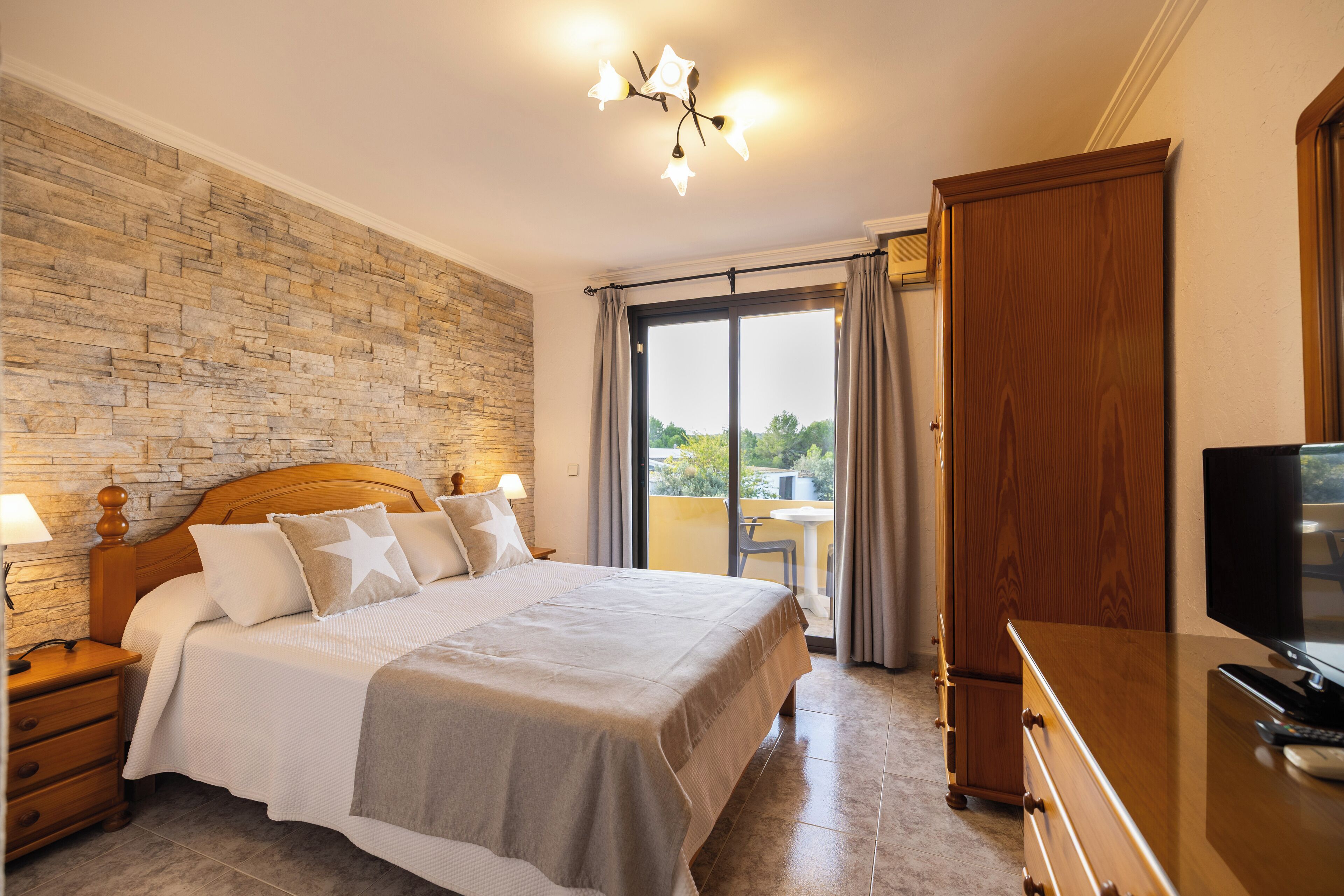 Standard Double Room | Free WiFi, bed sheets