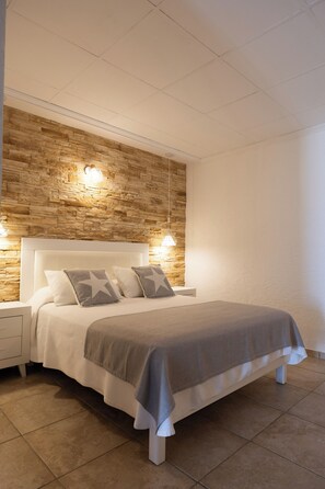 Family Apartment, 1 Bedroom, Pool Access, Sea View - El Lago Dorado (Formentera)