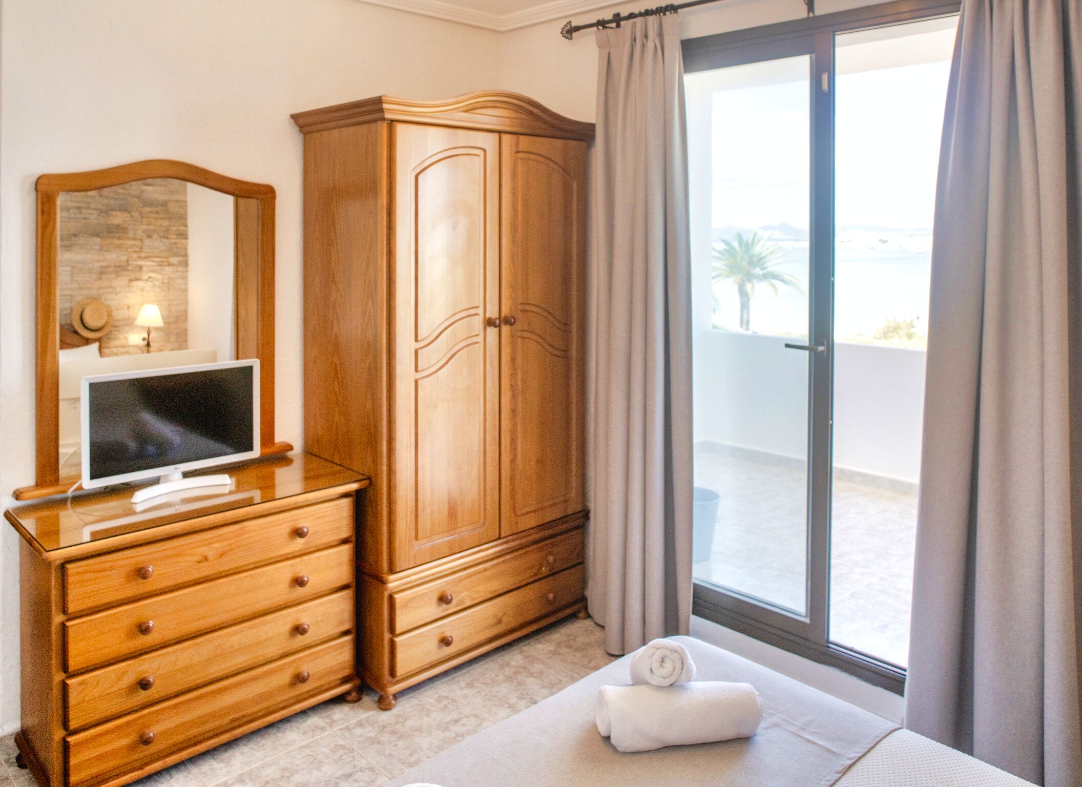double room, terrace, sea view | 2 bedrooms, desk, free wifi, bed sheets