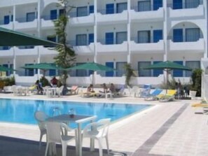Outdoor pool - Hotel Les Citronniers (Hammamet)