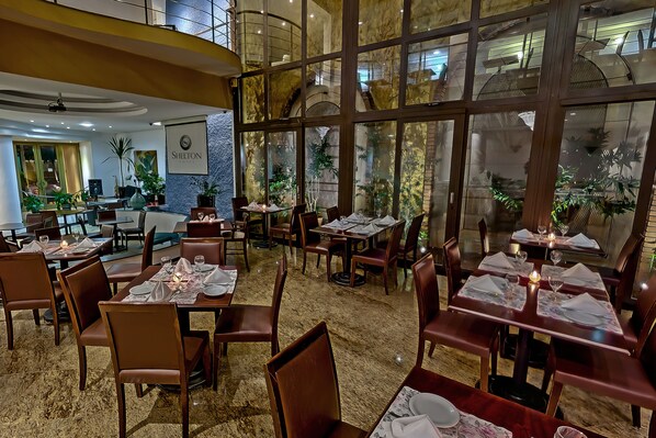 Interior - Shelton Hotel (Serra Negra)