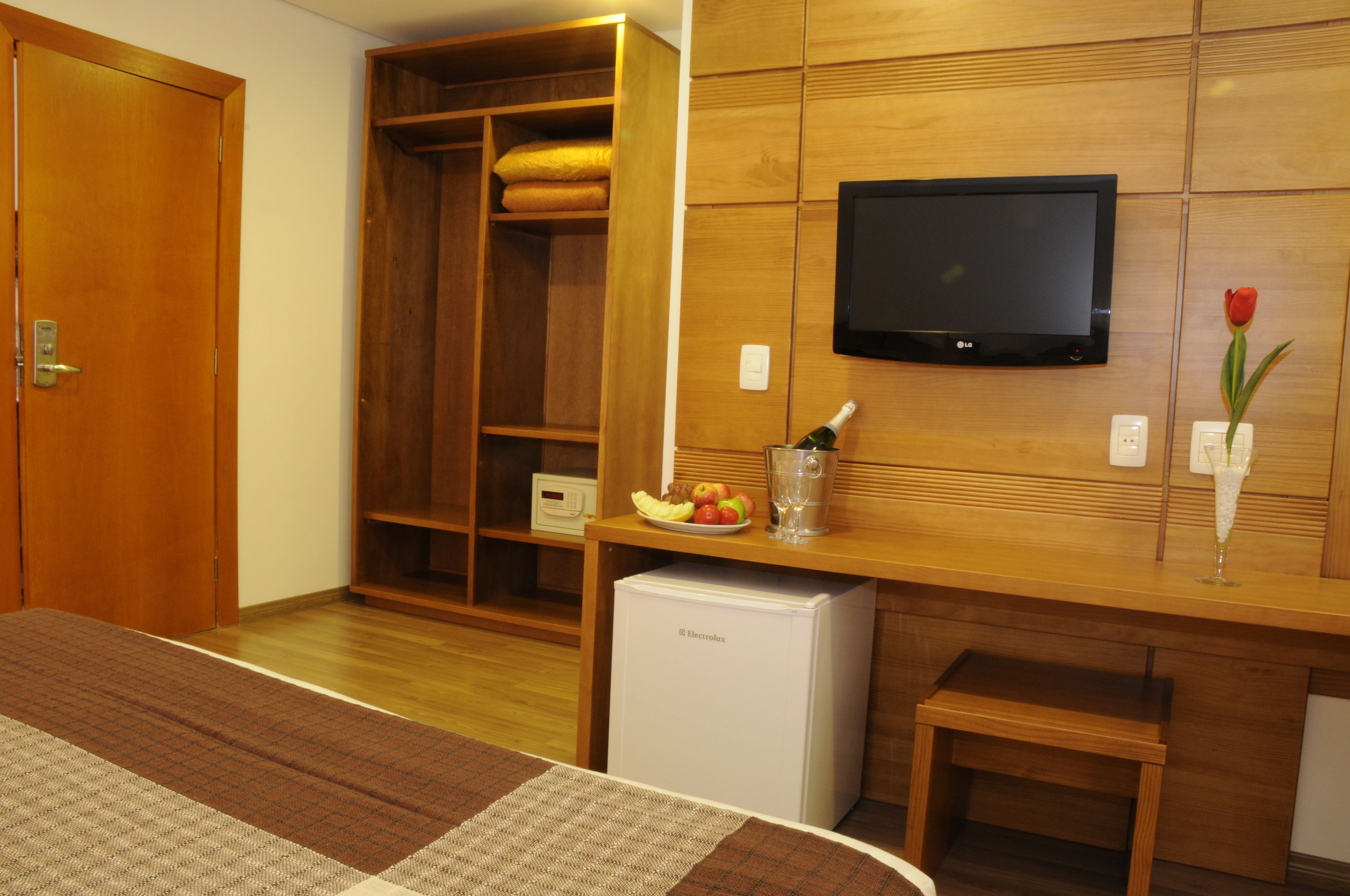 Apartamento Super Luxo | Frigobar, Wi-Fi de cortesia, roupa de cama
