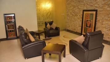 Quarto executivo, 1 cama King, acesso ao Club Lounge, vista para o lago | Lounge executivo