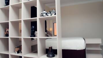 Executive Room, 1 King Bed, Club lounge access, Lake View