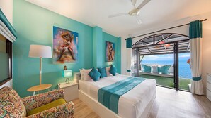 Deluxe Suite with private terrace on the beach | Utsikt mot strand/hav