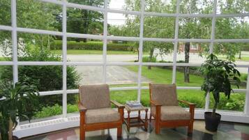 Room, 1 King Bed | In-room safe, desk, free WiFi, bed sheets