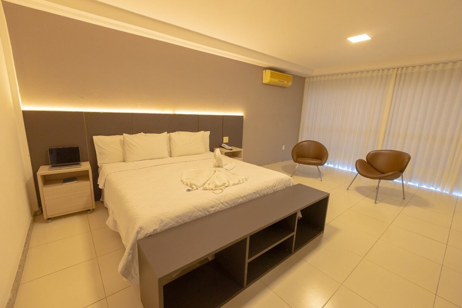 luxury double room, 1 queen bed | 1 bedroom, minibar, in-room safe, desk