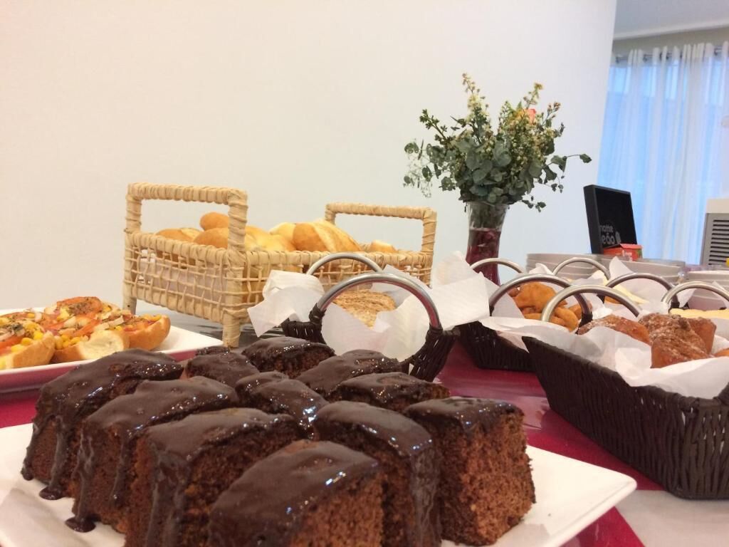 breakfast, lunch and dinner served