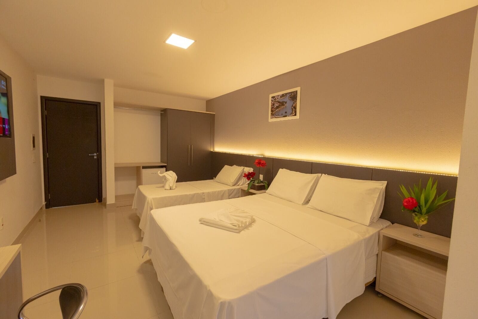 luxury twin room | 1 bedroom, minibar, in-room safe, desk