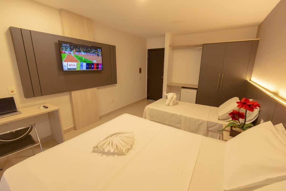 luxury twin room | 1 bedroom, minibar, in-room safe, desk