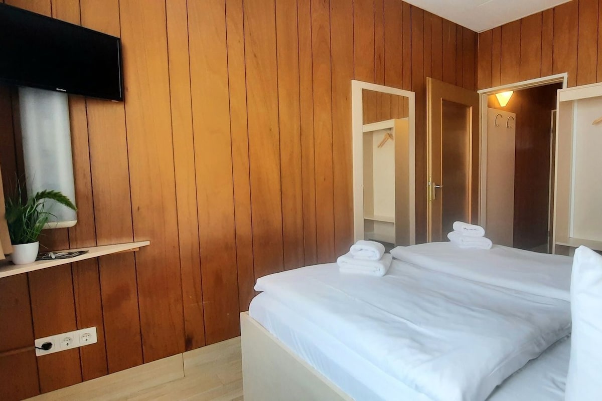 Ropa de cama hipoalergénica, escritorio y cortinas blackout 