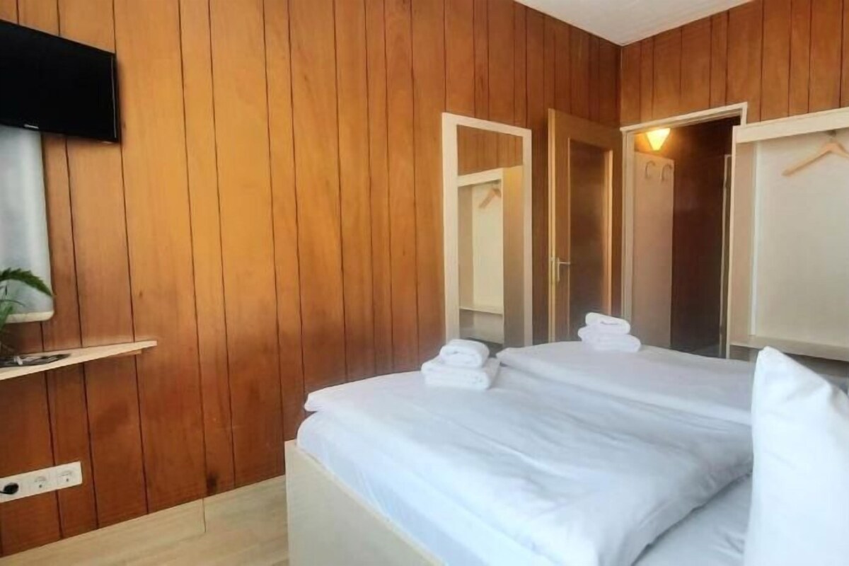 Ropa de cama hipoalergénica, escritorio y cortinas blackout 