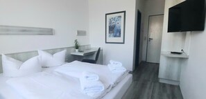 Ropa de cama hipoalergénica, escritorio y cortinas blackout 