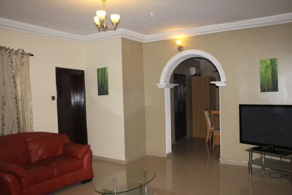 Plasma TV - Cristabol place (Lekki)