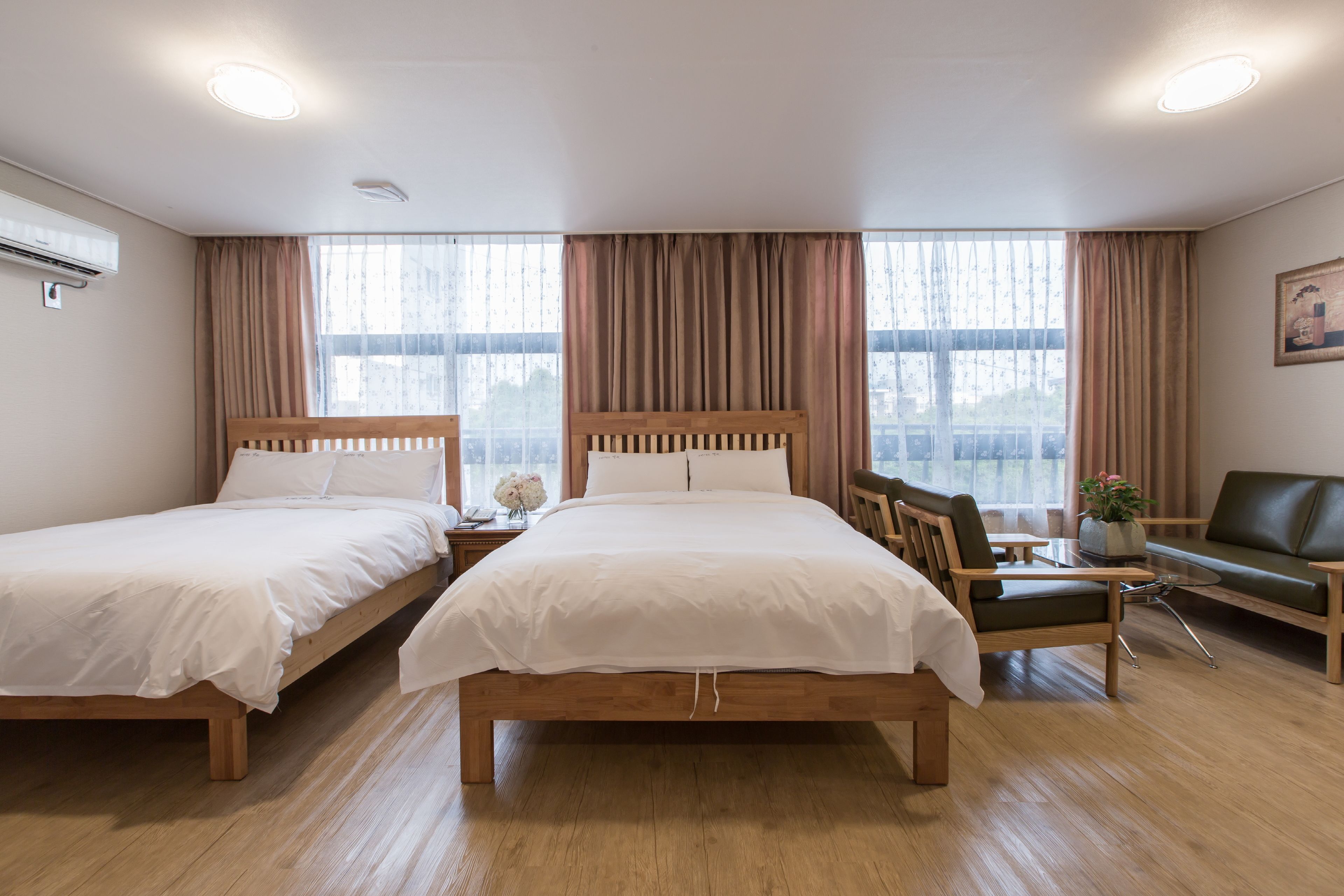 family suite | down duvets, free minibar, individually decorated