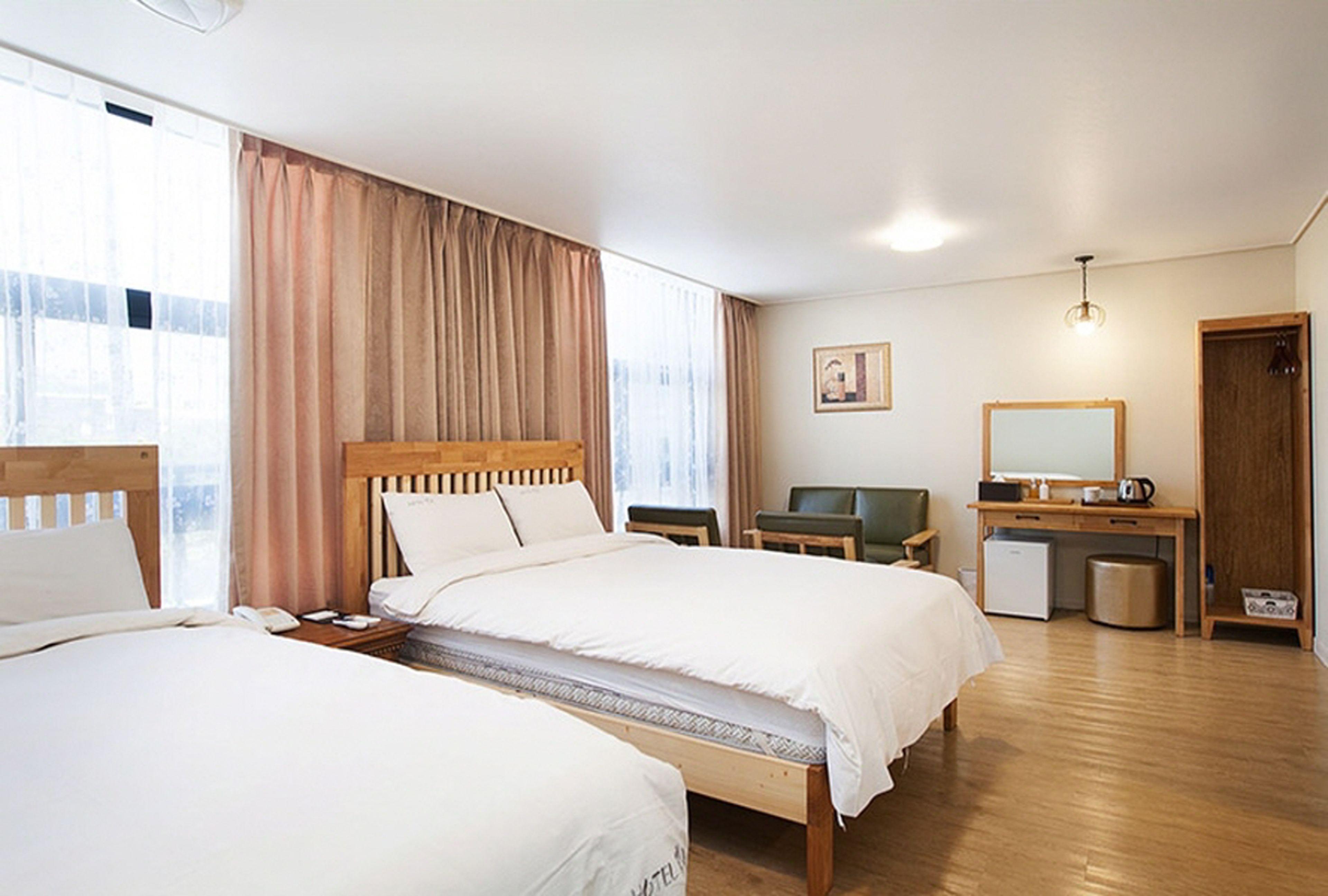 family suite | down duvets, free minibar, individually decorated