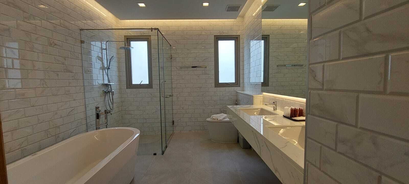 3 Bedroom with Private Pool  | Bathroom | Shower, free toiletries, hair dryer, towels