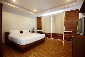 Standard Room | In-room safe, desk, free cribs/infant beds, rollaway beds - Kata Hiview Resort (Karon)