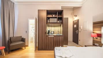 Desk, laptop workspace, free WiFi, bed sheets