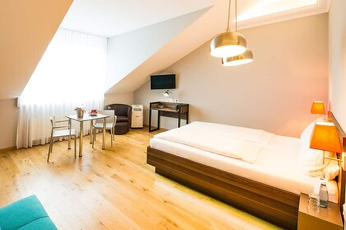 Estudio estándar, 1 cama matrimonial | Escritorio, espacio para trabajar con laptop y wifi gratis