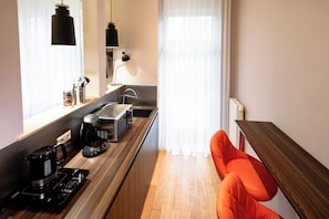 Comfort-Doppelzimmer | Eigene Küche | Mini-Kühlschrank, Mikrowelle, Herdplatte