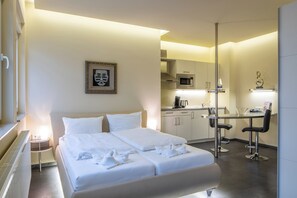 Comfort-Doppelzimmer | Schreibtisch, laptopgeeigneter Arbeitsplatz, kostenloses WLAN