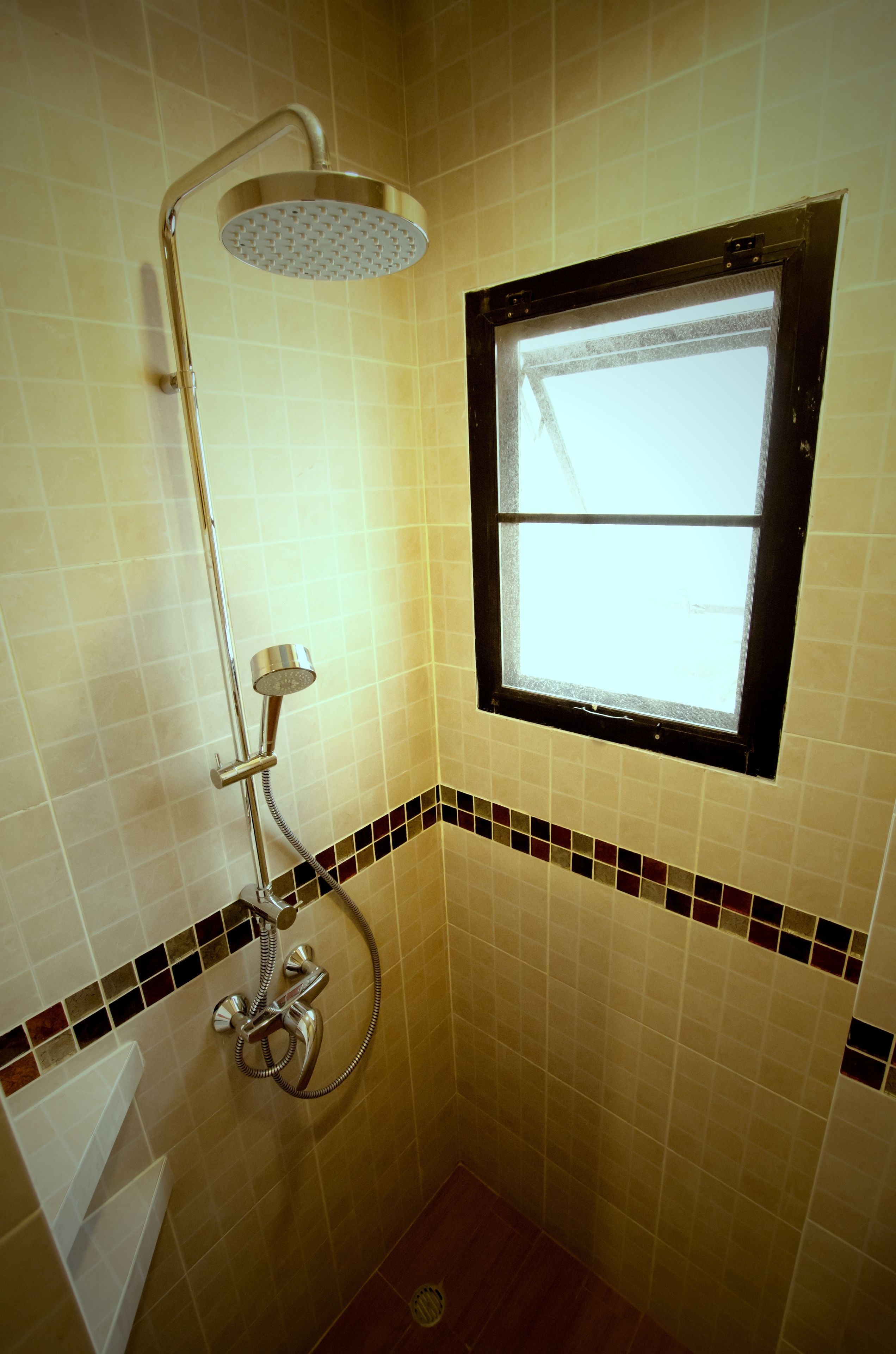 suite | bathroom shower