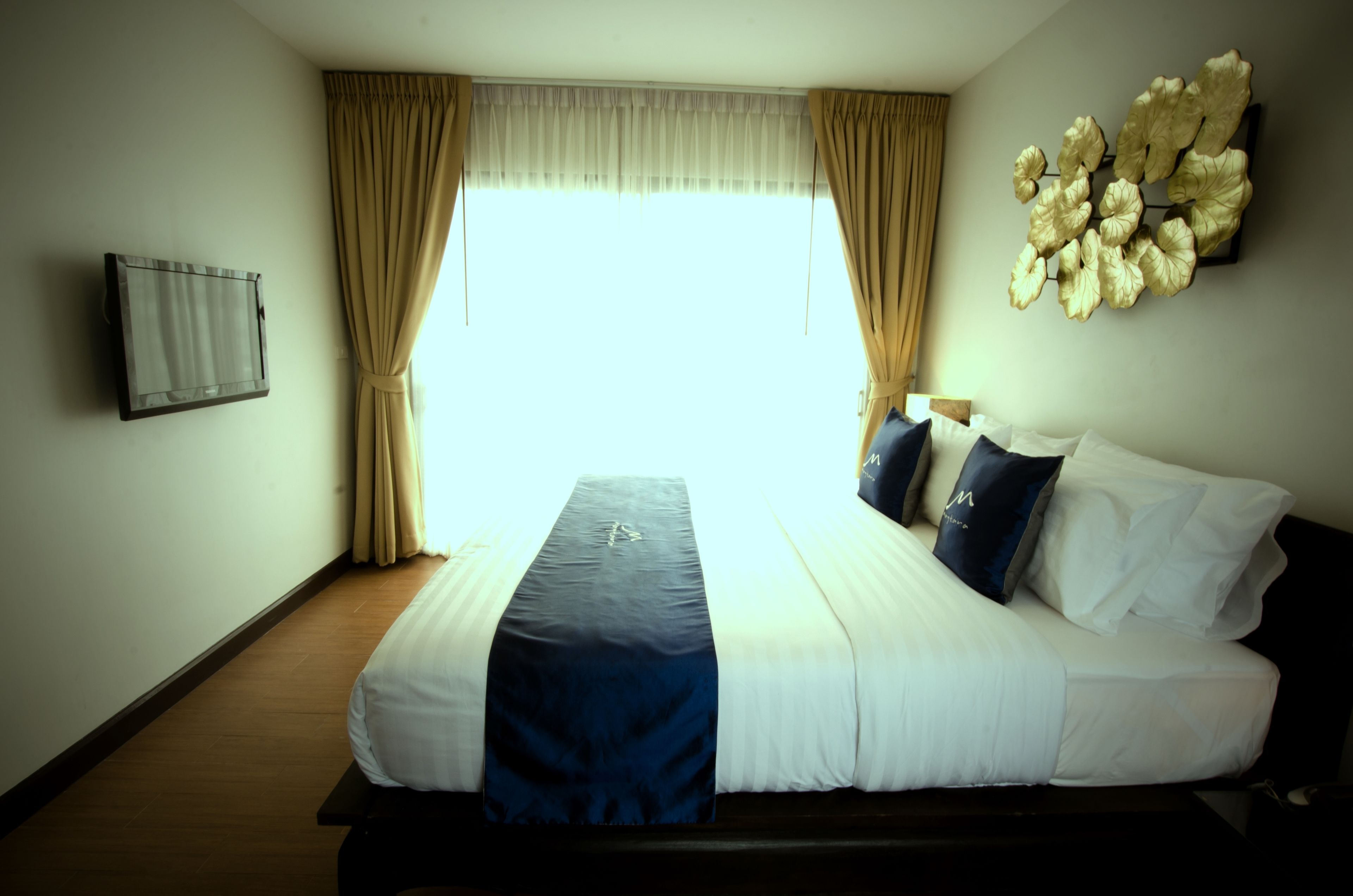 套房 | 免费迷你吧物品、客房内保险箱、办公桌、遮光窗帘