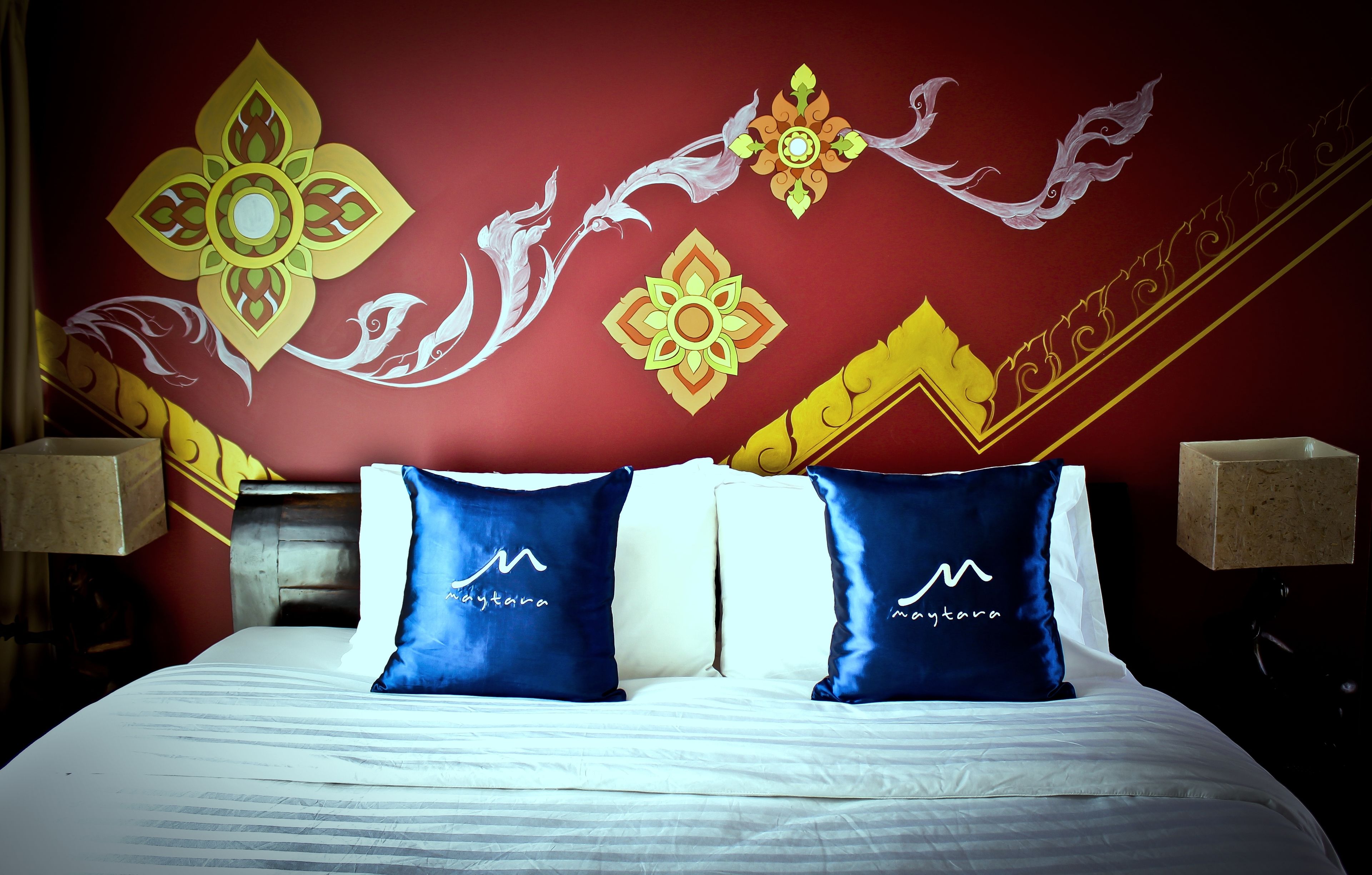 deluxe room, balcony | free minibar items, in-room safe, desk, blackout curtains