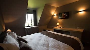 Frigobar, cofres nos quartos, quartos à prova de som, Wi-Fi de cortesia