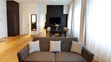 Executive suite | Ropa de cama hipoalergénica y caja de seguridad en la habitación