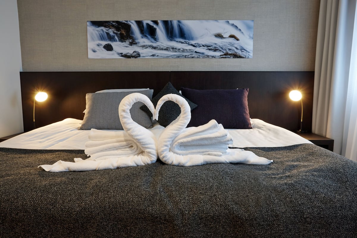 1 bedroom, hypo-allergenic bedding, in-room safe, desk