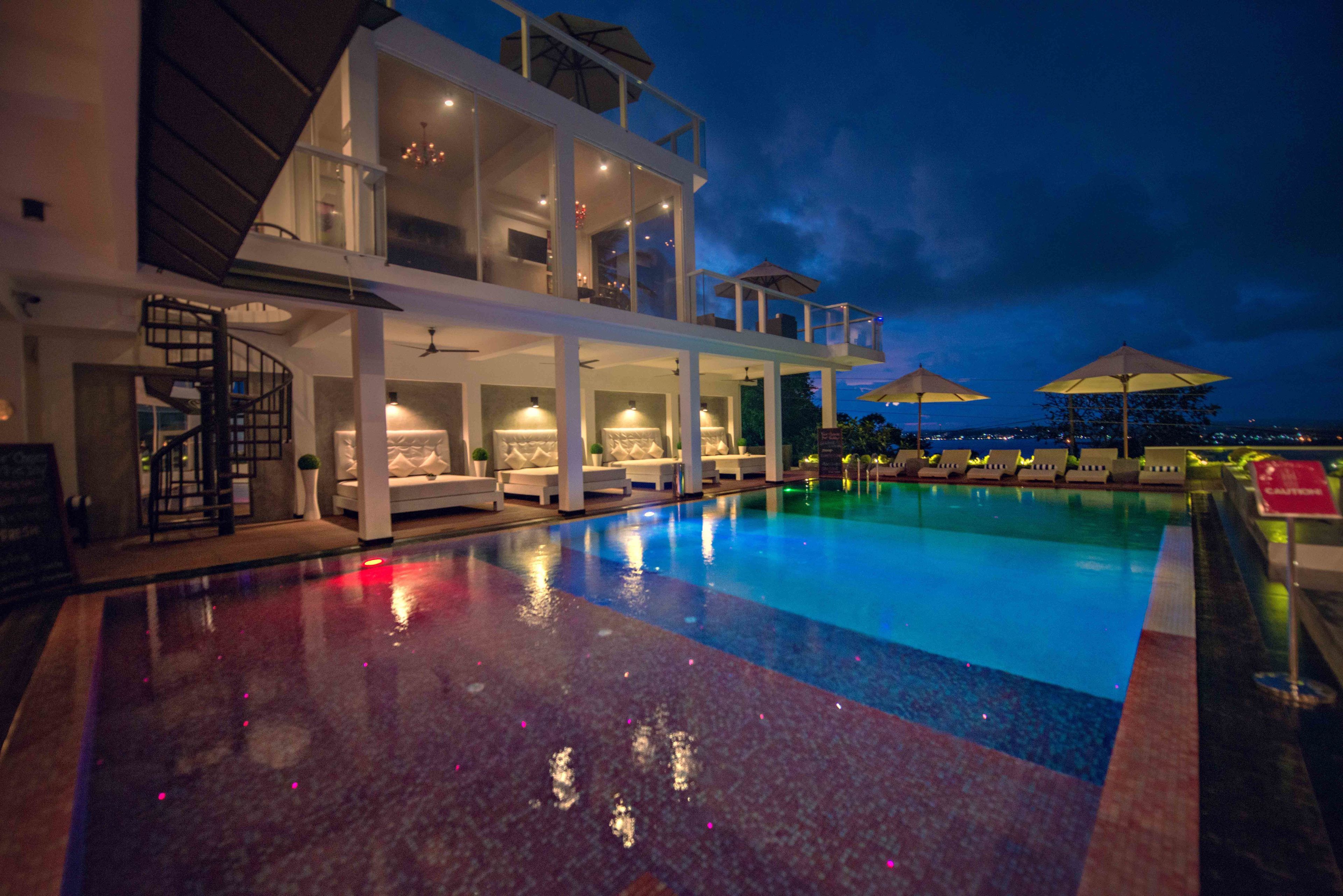 outdoor pool, pool umbrellas