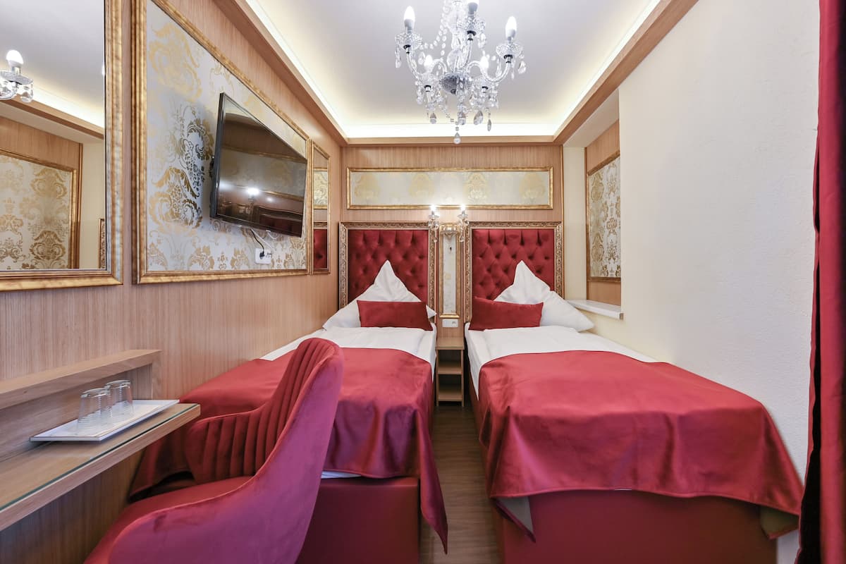 Basic Room | In-room safe, free WiFi, bed sheets