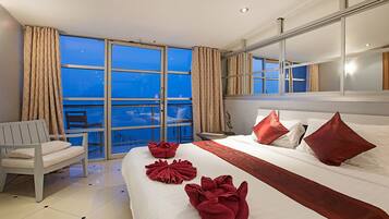 Deluxe Double Room, Sea View | In-room safe, desk, free cots/infant beds, free WiFi