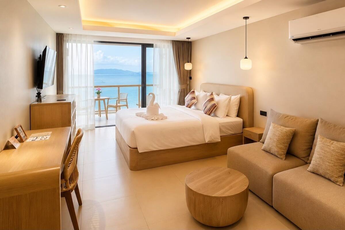 Deluxe Double Room, Sea View | In-room safe, desk, cribs (free), WiFi (free)