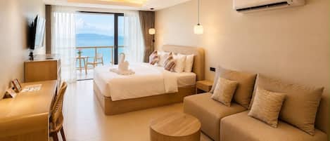Chambre Deluxe double, vue sur la mer | Coffre-fort, bureau, lit de bébé (gratuit), accès au Wi-Fi (inclus)