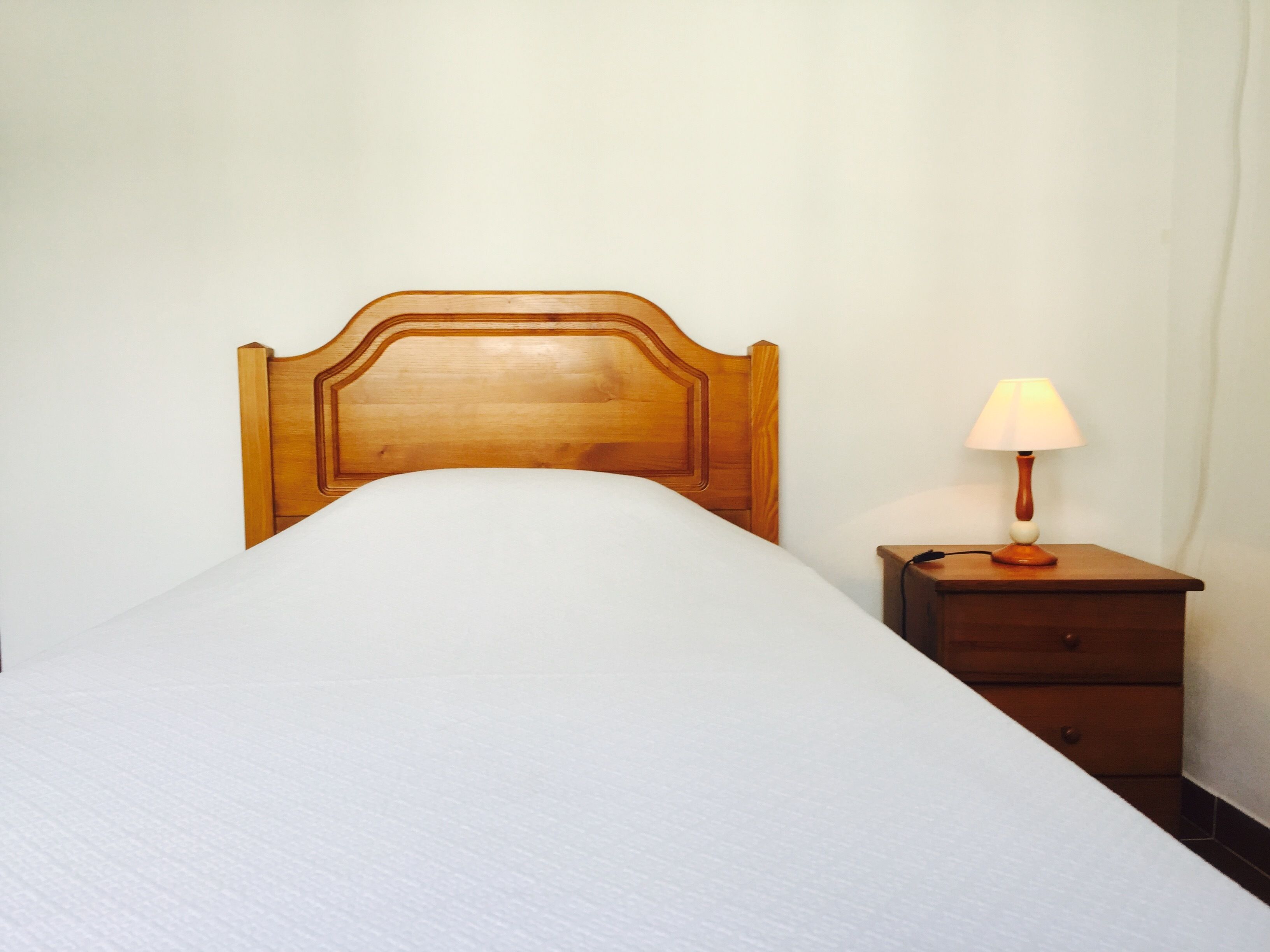 single room | blackout curtains, bed sheets