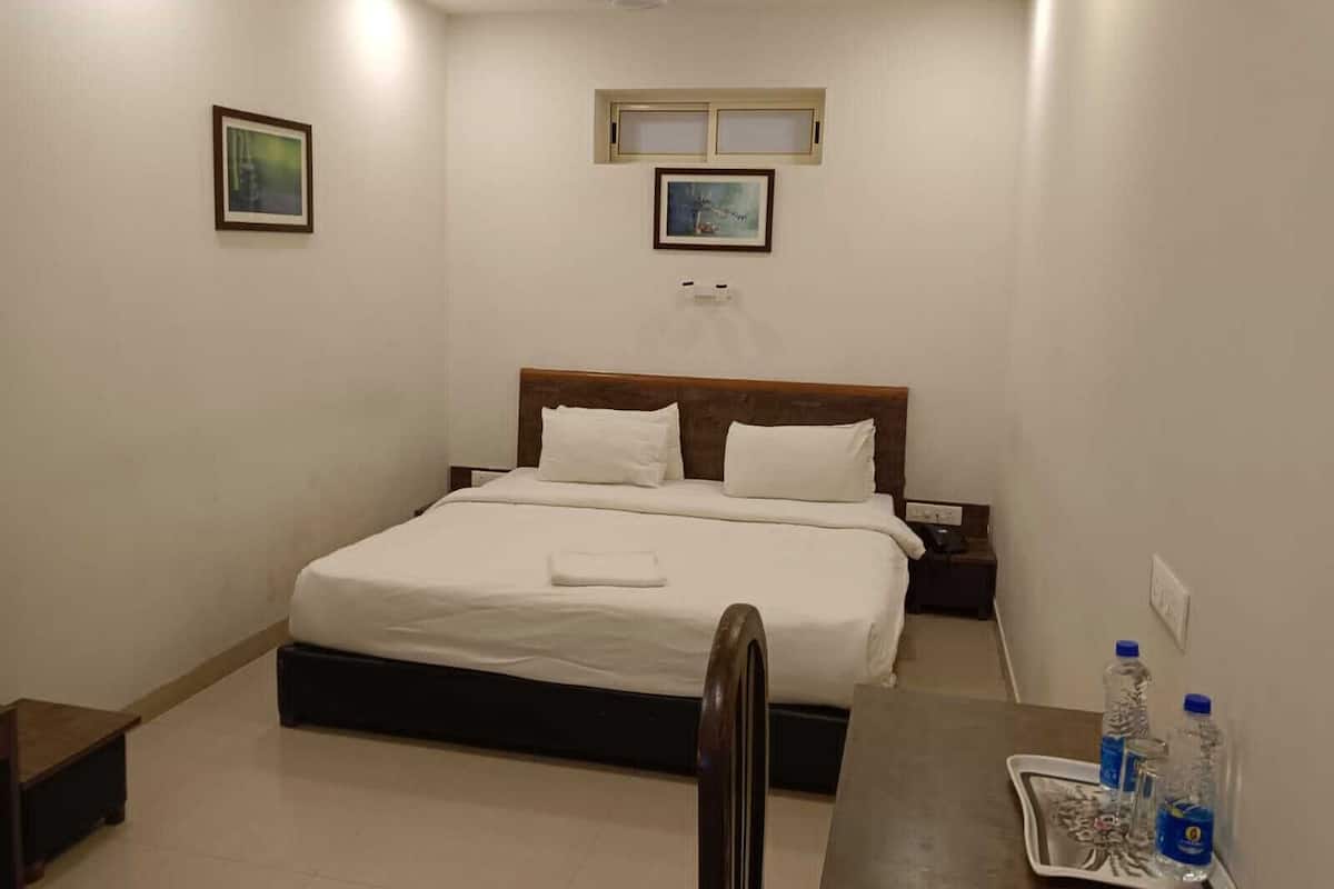 Basic Double Room, 1 Katil Kelamin (Double) | 1 bilik tidur, bar mini, peti besi dalam bilik, kalis bunyi