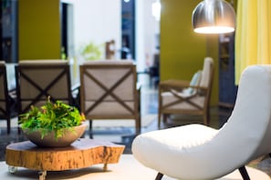 Lobby-Lounge