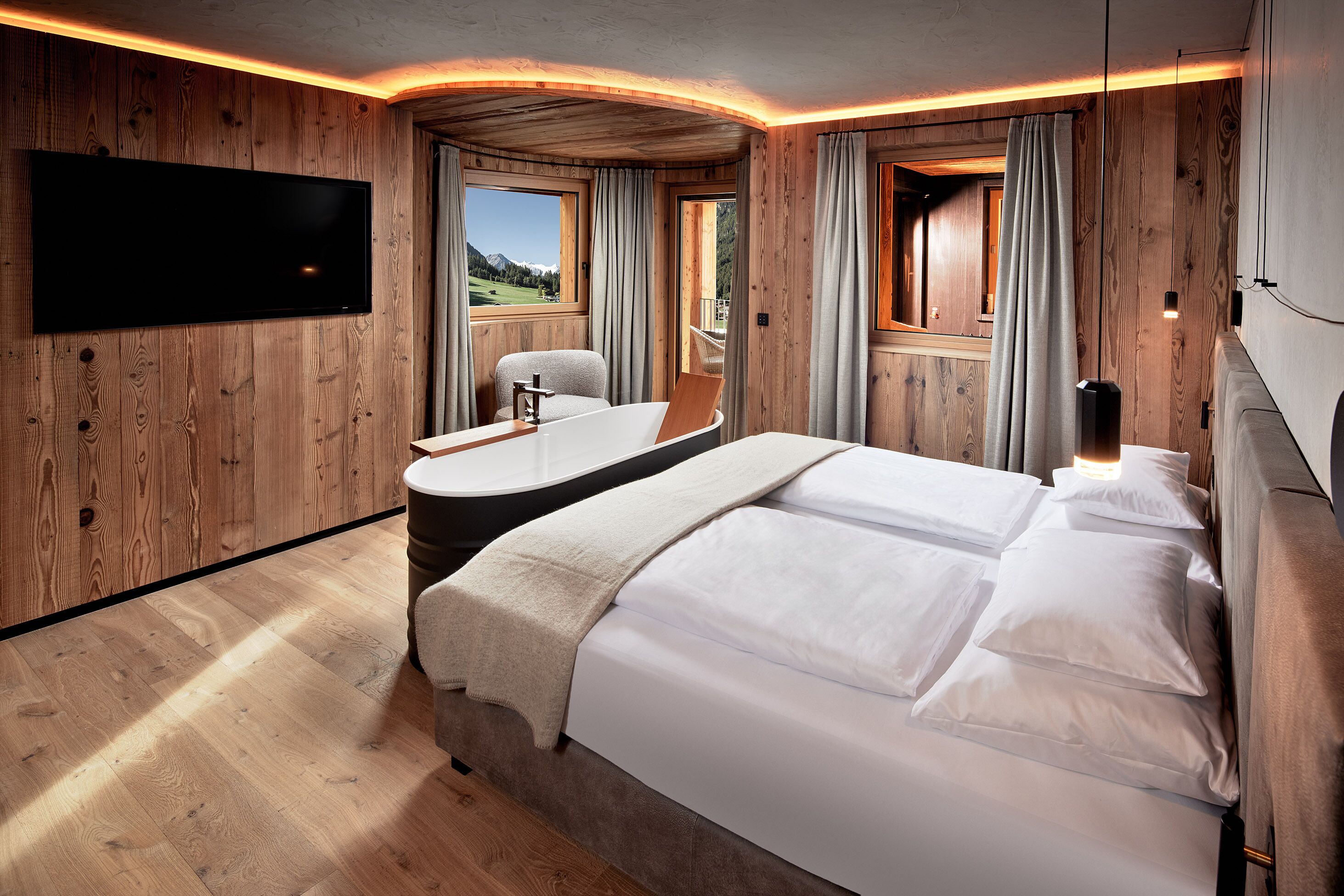 tower-suite with mountain view and terrace | in-room safe, blackout curtains, soundproofing, free wifi