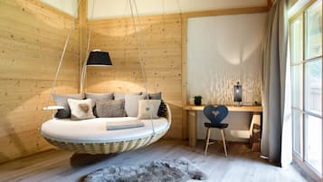 Suite Deluxe (63 m² , max. 2) | Una cassaforte in camera, tende oscuranti, insonorizzazione