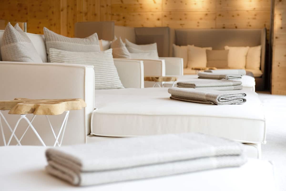 couples treatment room(s), sauna, hot tub, steam room