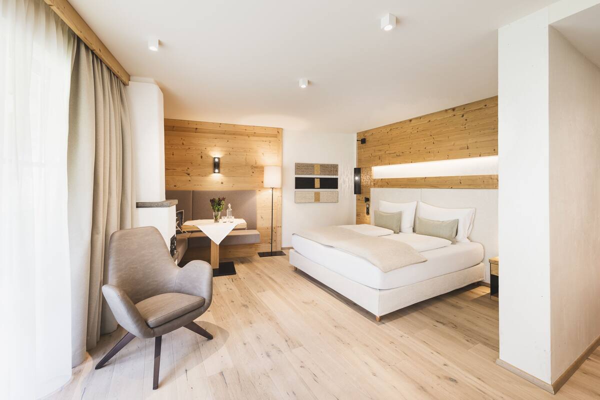 Country House Superior Suite | In-room safe, blackout curtains, soundproofing, free WiFi