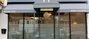 Lyall Apartment Hotel