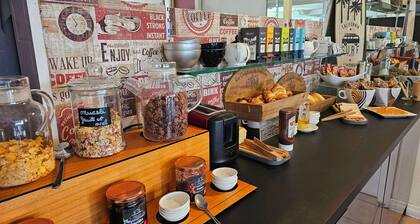 Brit Hotel Essentiel Pau Lescar