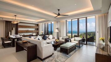 Suíte luxo, 1 cama King | Roupas de cama premium, cofres nos quartos, individualmente decorados