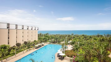 Premium bedding, in-room safe, individually decorated, desk