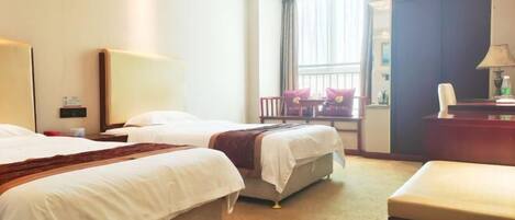 Minibar, Zimmersafe, Wecker