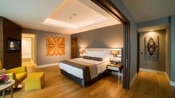 In-room safe, desk, laptop workspace, blackout drapes